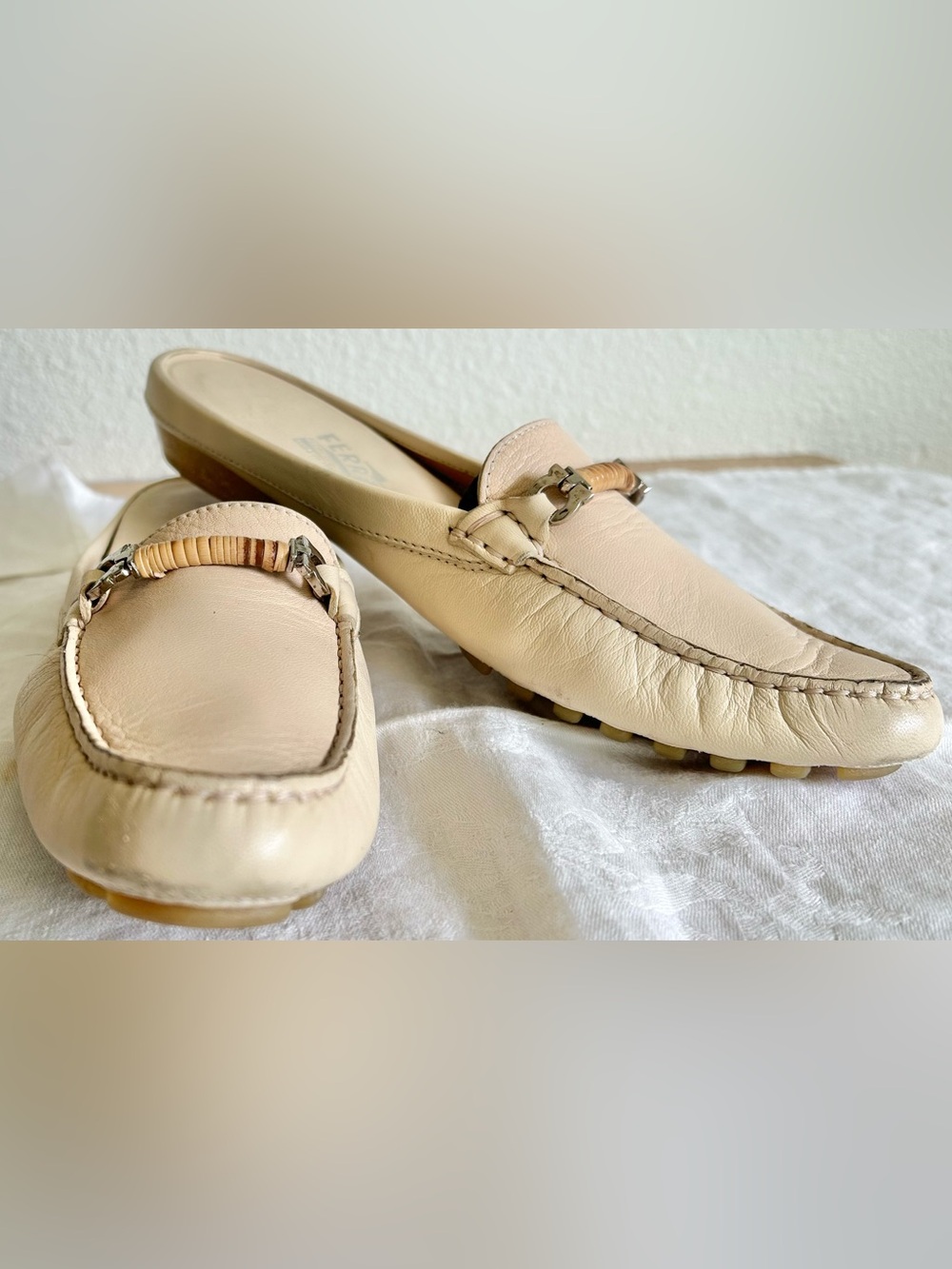 Salvatore Ferragamo Arema Gancini Bamboo Bit Leather Slides Mules Shoes Size 8